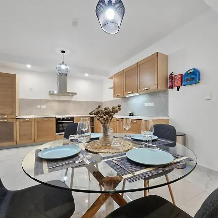 Appartement Close To Seafront Spacious Brand New 2 Bedroom 2 Bath & Outdoor St. Paul's Bay