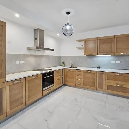 Close To Seafront Spacious Brand New 2 Bedroom 2 Bath & Outdoor * St. Paul's Bay